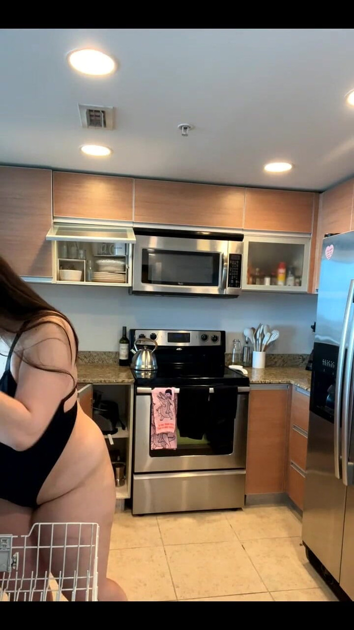 Dani Valentina: Bts: Stream langsung melepak dengan Dani