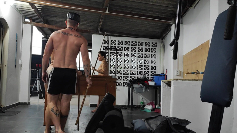 Carmona's films: 和同父异母姐妹打台球，两条大屁股