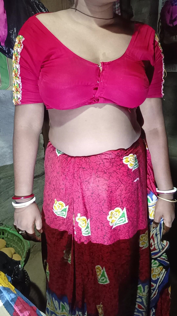Monika Bhabhi: Casal indiano fode com tesão