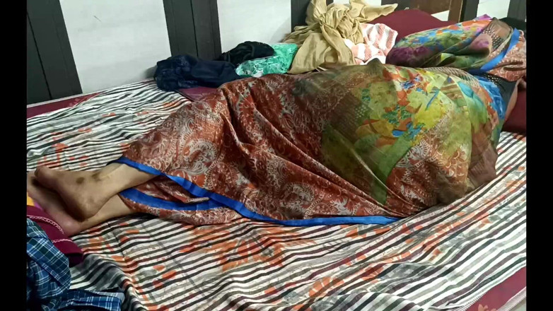 Sexy sindu: Hermosa india folla en sari