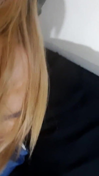 Vivi guedez Recebendo披萨外卖