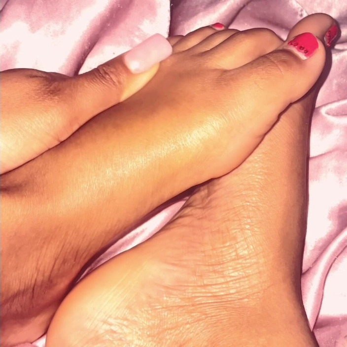 Emilytyche: 足とつま先