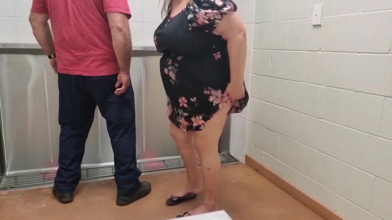 WeAreFukBunnies: Dogging przypadkowego nieznajomego w publicznej toalecie