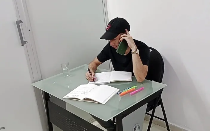 Vayolet: Vayolet的饥渴女孩喜欢吮吸我的鸡巴直到她得到我的精液 - 西班牙语色情