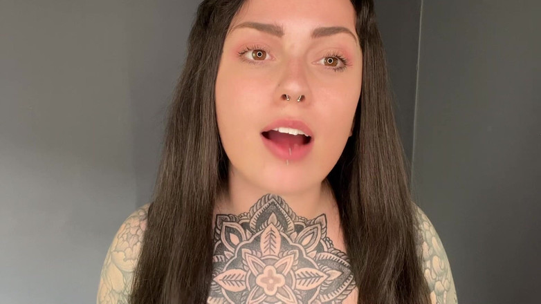 Miss Valentina: Cyber Bully