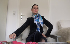 Lady Victoria Valente: Nové saténové šátky - mnoho stylů šátek u krku!