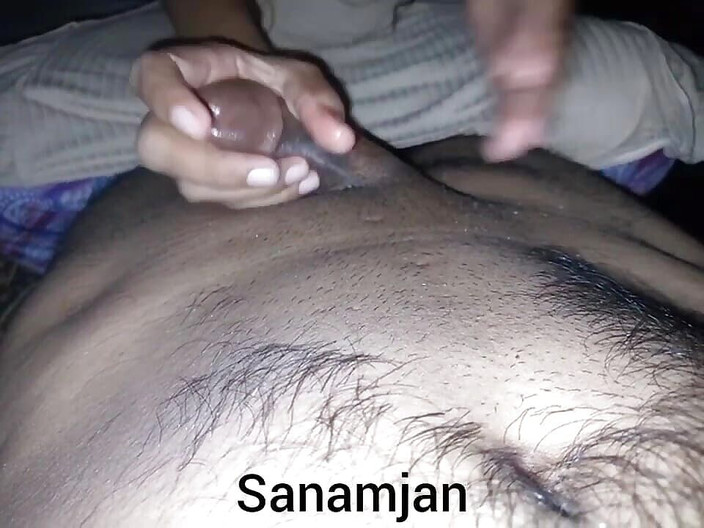 Sanam Jan: Hintli kadın dever yarağını emiyor