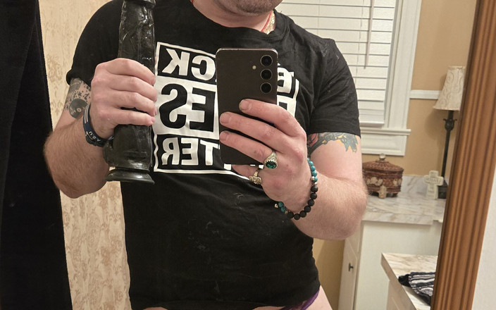 Alwhitebubbleslutbutt: Вкусный чувак смотрит на папочку