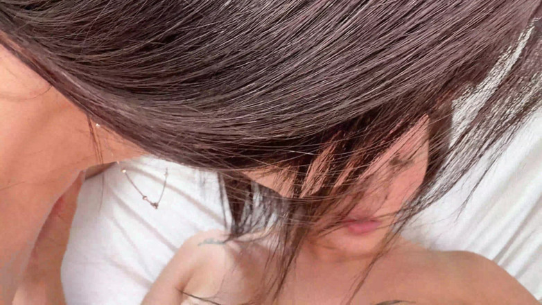 Victorialeon: Posso unirmi? La figliastra di 18 anni scopa la matrigna che...