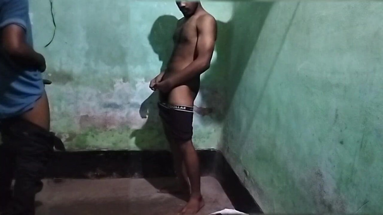 Desi Tits: Gay Polis