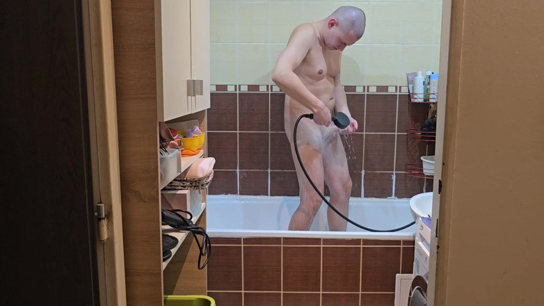 Fap_man93: 完全改造 - 理发，全身剃光和淋浴
