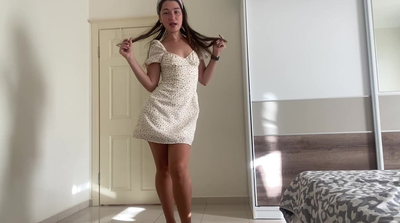 Sexy miss me: Cute Hairy Babe Wants to Cum on Your Face