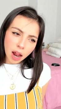 Ho sempre voluto essere la tua puttana virtuale preferita, che tu mi fai tutte le seghe e inviarmi video caldi