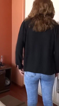 Ich gebe an und fange an, mich selbst zu berühren, damit mein stiefsohn wichsen und vor mir kommen kann