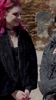 Irogenia: Pierwsza Wild Threesome Fantasy
