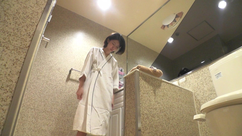 Asian Slit Sluts: Asian MILF Gets Teased with Vibrator Before Riding