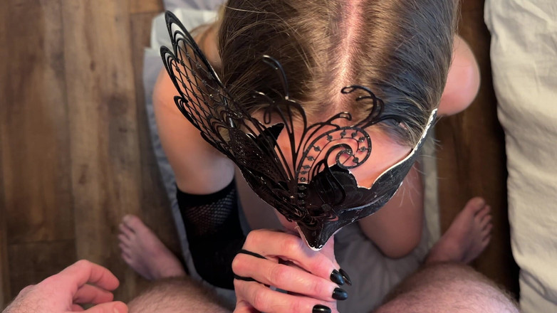 TheSecretSessions: 在我跪下吞下大量