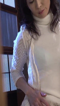 Mature Housekeeper, Getting Wet and Getting off