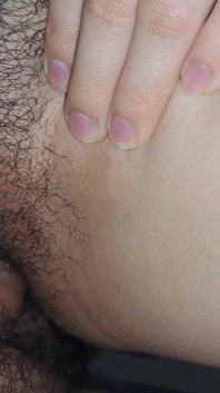 Mikropenis spreizt sich in der jungen schwägerin Maria