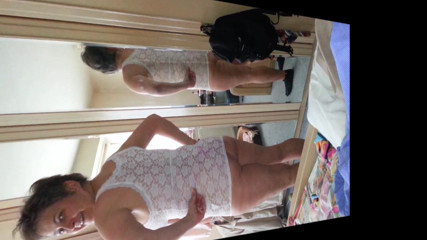 Xviewer: Erotic outfit fitting