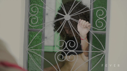 Fever Films: Assista casal interracial se divertindo enquanto se masturba (o vizinho - parte 1)