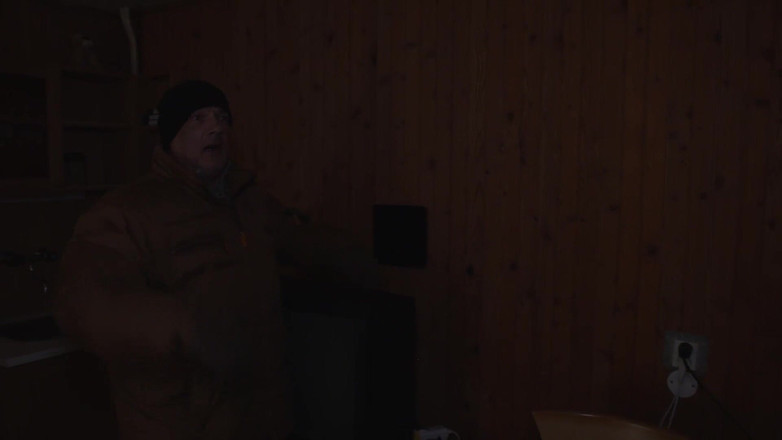 German Porn: Gorący trójkąt rucha się w kuchni z dwoma gorącymi pisklętami