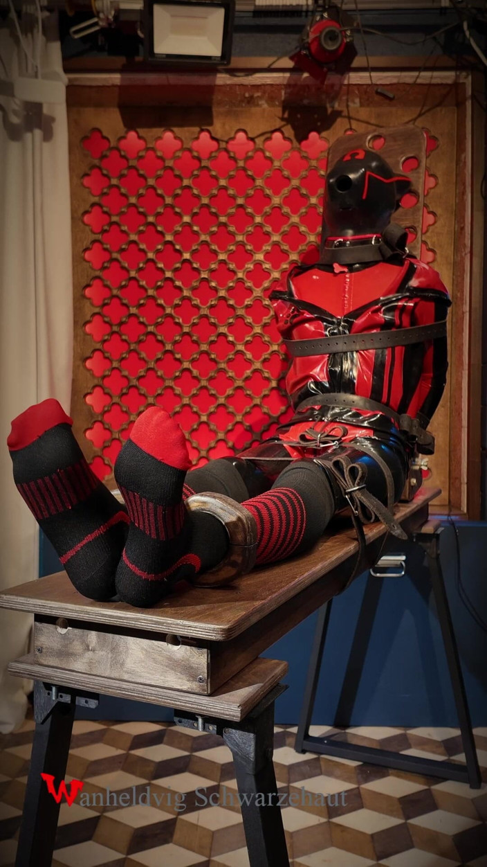 Wanheldvig: Slave Drone Tickling Session Silicone Suit, Socks &amp; Merciless Sole Play