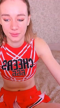 Minik sarışından anal boncuklar ve fışkrt
