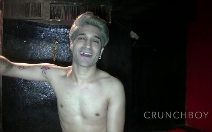 Crunch Boy: 2120 von dem latino-Wachmann gefickt