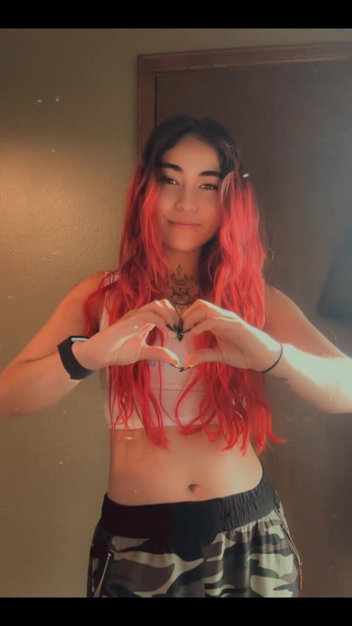lilRavenFox: Hehehe Lil aggiornamento e tette!