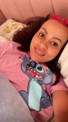 Cutiepiie Chubby: Süßes mädchen-zusammenstellung laute mit albernen gesichtern reaktionen