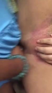 Kontol raksasa waria kulit hitam di-anal habis-habisan sampai orgasme!!