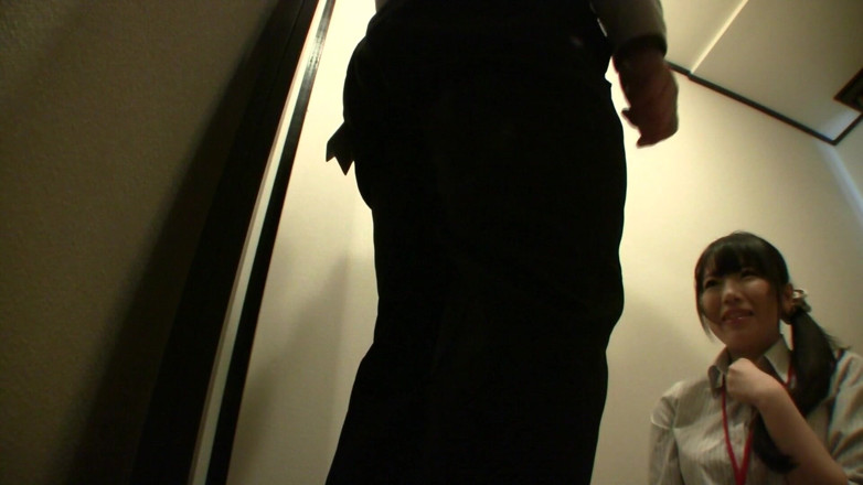 Raptor Inc: Beautiful Shopkeeper in the Fitting Room Extra Service. 2-2