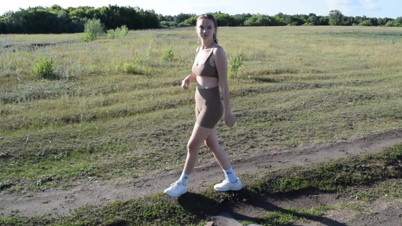 Julia Say No: Cute Girl Sucked Cock While Jogging and Tried a Special...