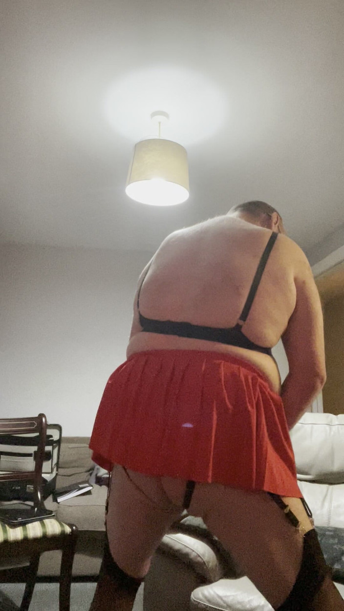 Ancient456: Bra hitamku yang ketat