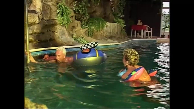 Purzel Official: 与真正的荡妇的性爱游戏