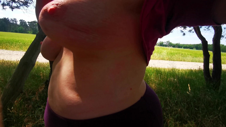 Bouncy Tits Action: Твердые и хорошо отшлепнутые толстые сиськи