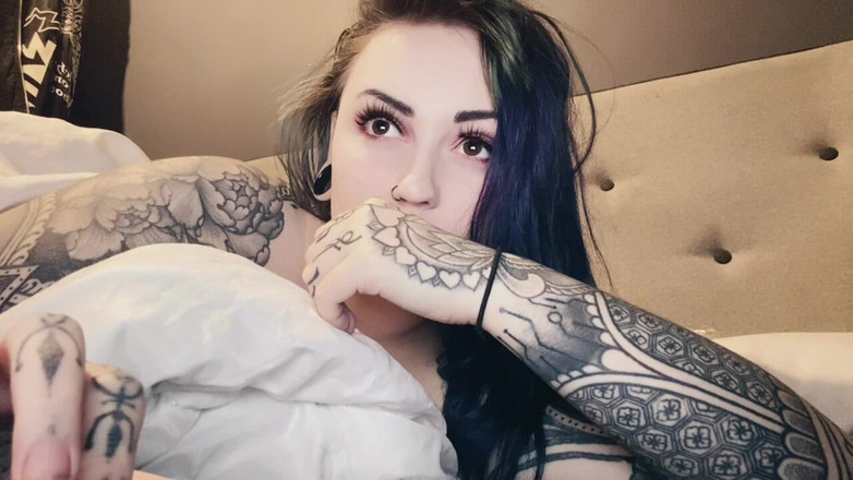 Miss Valentina: Обмен сообщениями, еще один мужик игнорирует