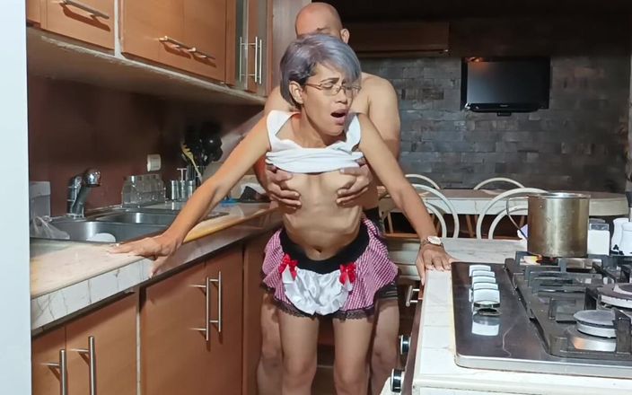 Swingers amateur: I Fuck My Stepmom in the Kitchen While Daddy Is...