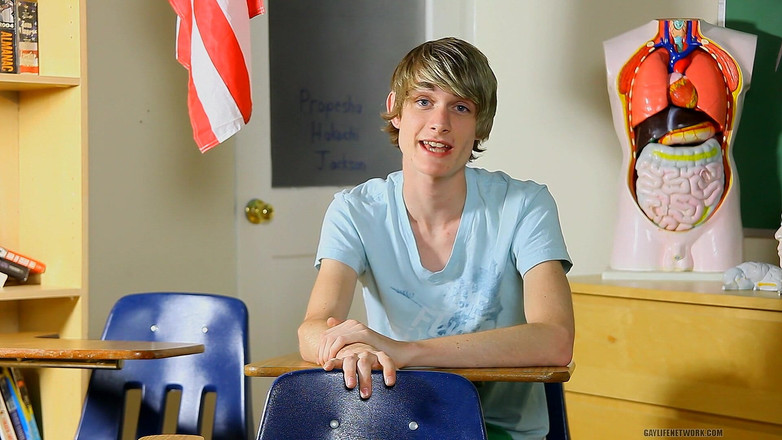Teach Twinks: Hottie Preston Andrews के पास साझा करने के लिए कुछ चीजें हैं