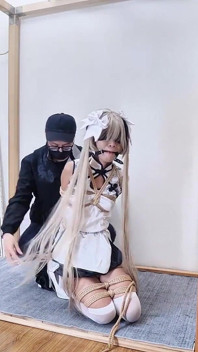 สาวชุดไหมสีขาวแบบเชียงซำ