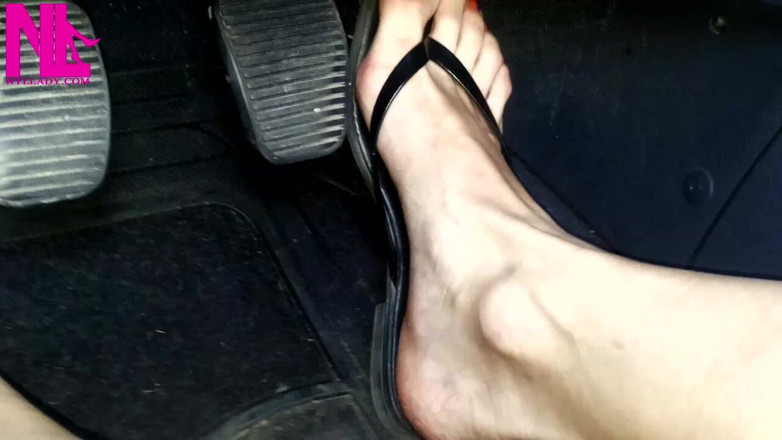 Nyllady: 흑인 대물 자지로 펌핑하는 레브링과 페달 펌핑