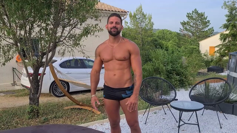 tahlialane: Surprise Birthday Gifts for a Muscular Guy