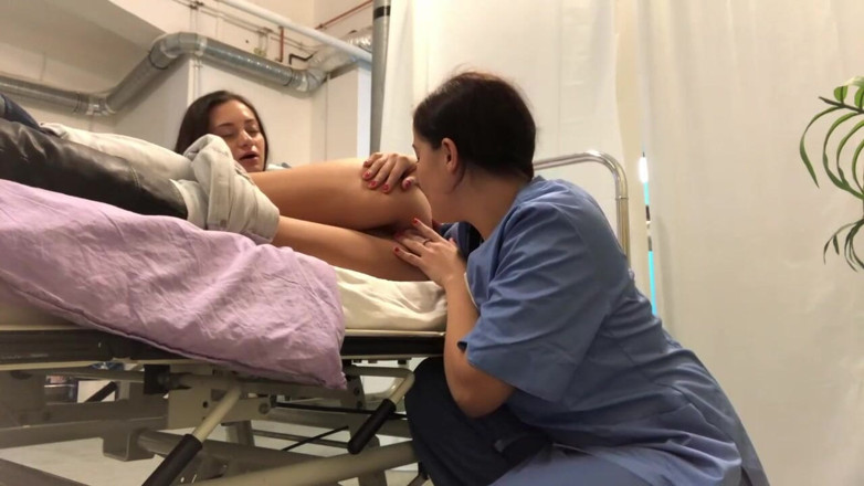 Shrima Malati: Meine Krankenschwester Hat Mich Im Krankenhaus Geleckt