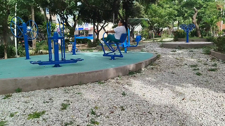 Adribella69: Latina gordita Ella termina teniendo sexo duro con su mejor...