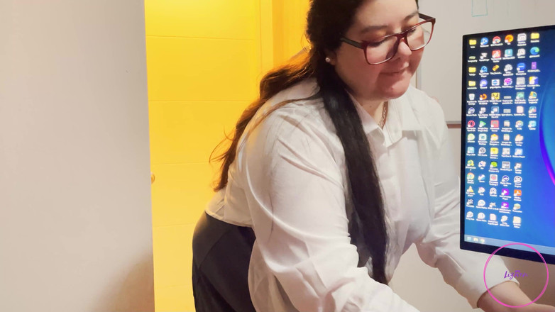 Lizren: Zůstáváme sami po práci v kanceláři