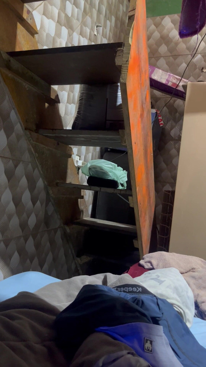 i7Bernard: First Video in the New Studio Apartment. Getting to Know...