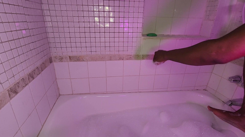 Magenta Lexx: L'ora del bagno