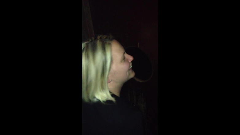 Dogging after dark: Un día en el gloryhole
