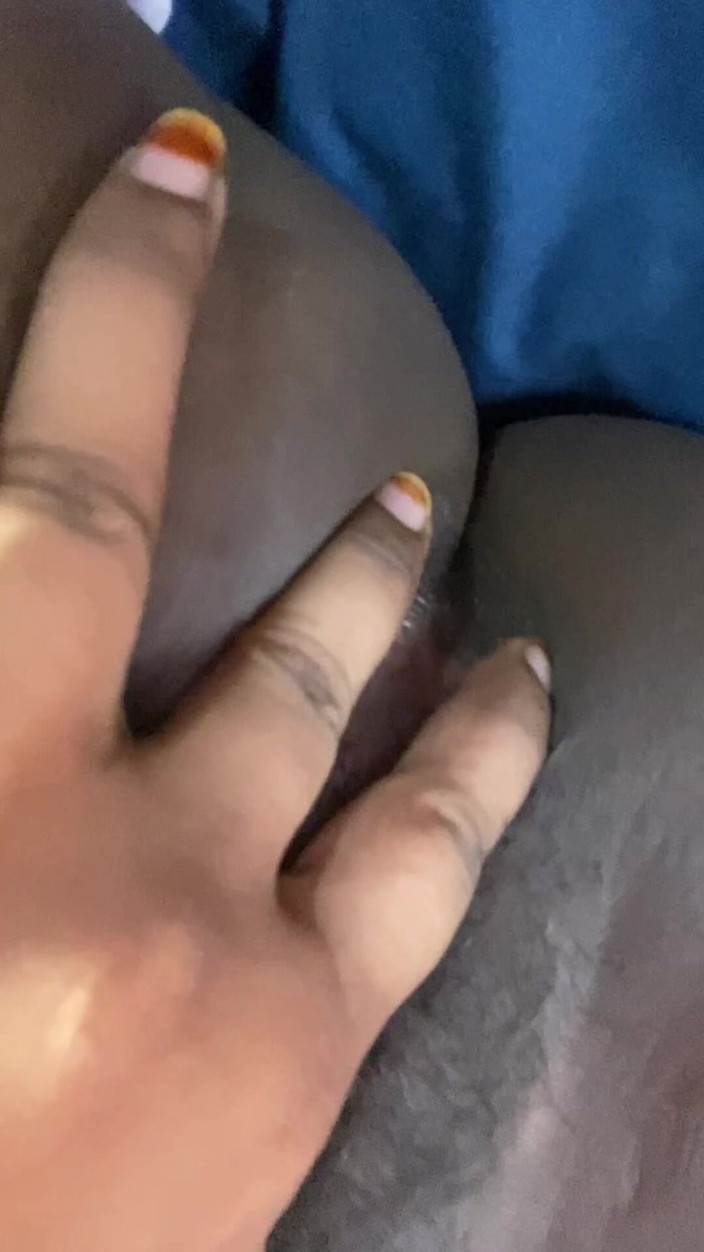 Angoori: Indische muschi fingert viral